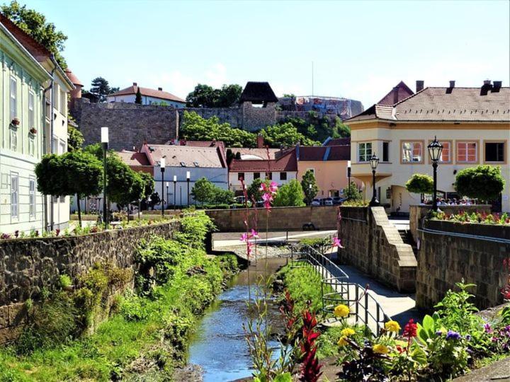 Foglal-Lak Apartman Eger Exterior photo